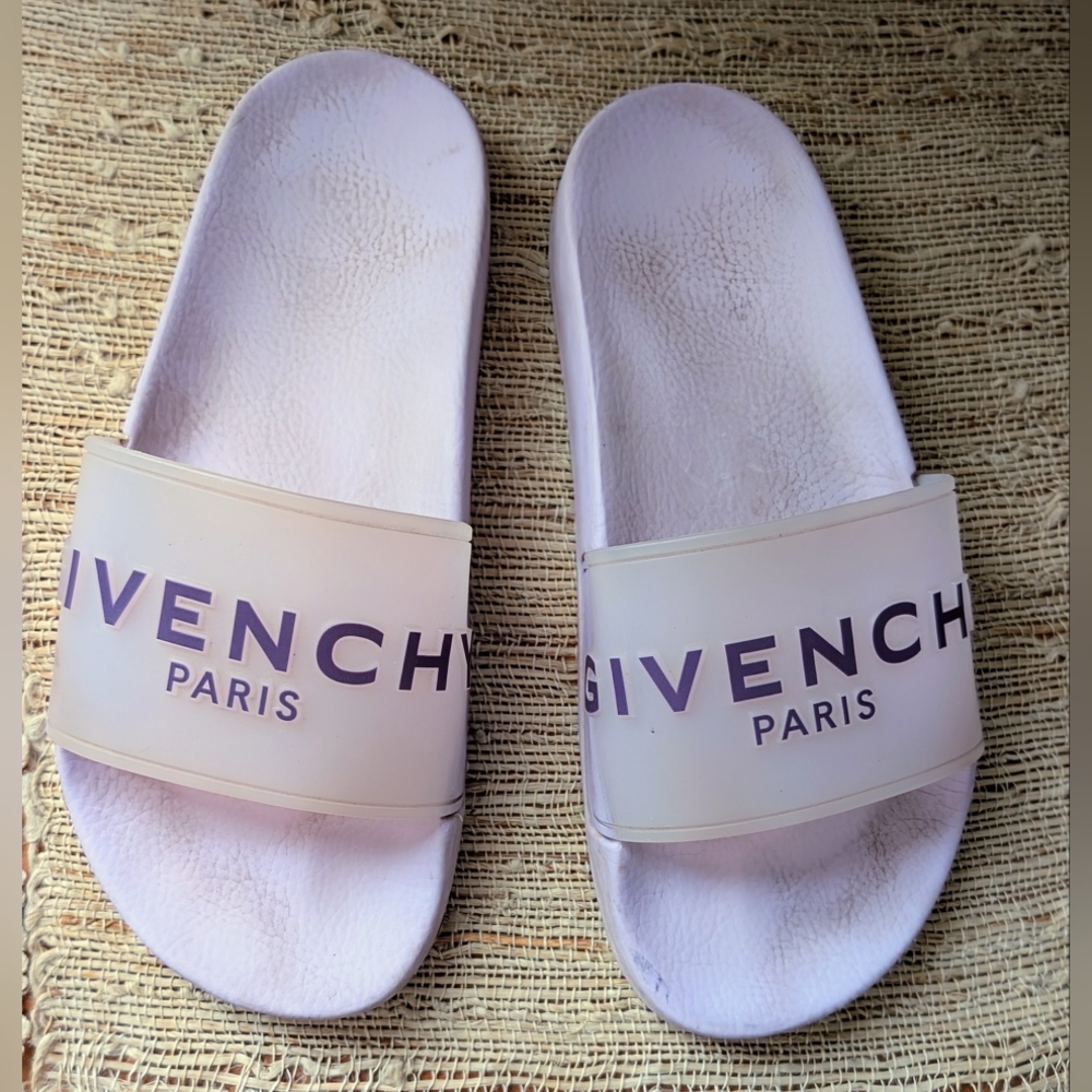 AUTHENTIC: Givenchy Logo Slide Sandal (Women) - Lilac Size 6 US - Picture 1 of 3